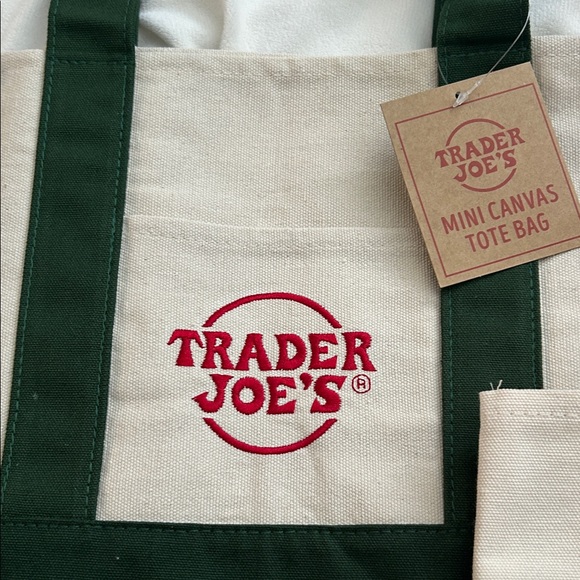 Trader Joe’s Mini Canvas Tote Bag Set - Red and Green “NWT” - Picture 3 of 5